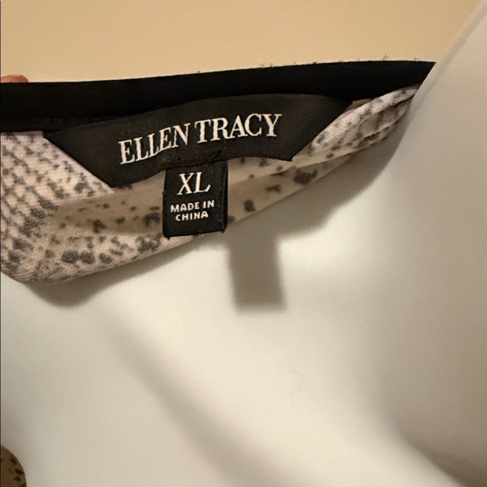 Ellen Tracy Monochrome Patterned Top - image 4